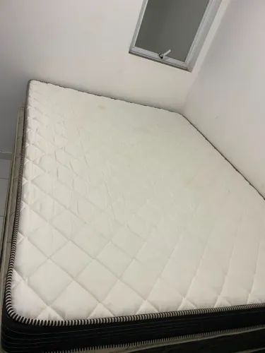 VENDE- SE CAMA COM COLCHÃO