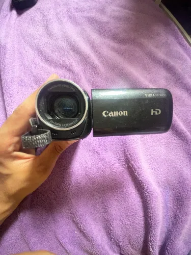 Handycam Canon Vixia HF R400 