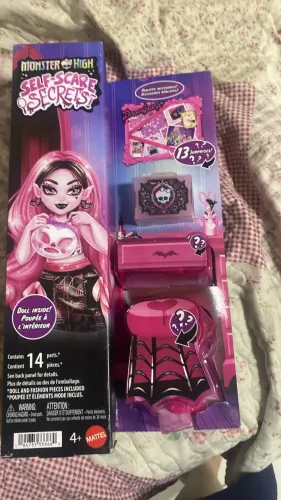 Draculaura self scare lacrada monster high