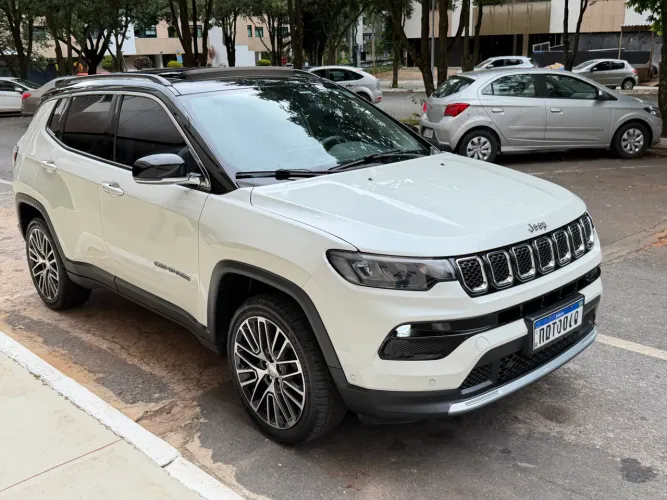 JEEP COMPASS LIMITED T270 2022 COM TETO SOLAR PANORÂMICO!