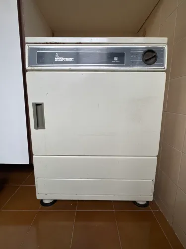 Máquina secadora automática de roupas Brastemp