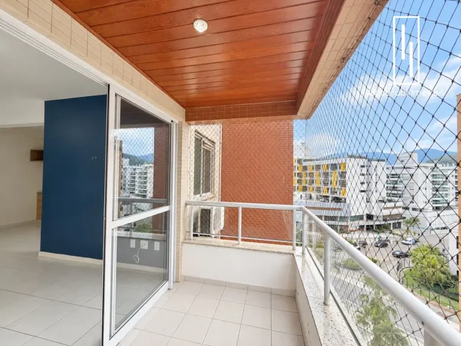 Apartamento na rótula do Corrego Grande