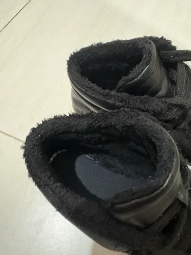 coturno peluciado para inverno