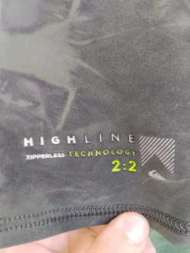 LONG JOHN MANGA CURTA QUIKSILVER HIGHLINE 2.2MM VEDADO SEM ZIPER ZERADO R$ 790,00