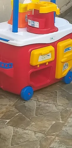 Carrinho de sorvete p criança  tam. Crande    /Semi novo Completo