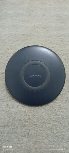 Carregador sem fio Samsung.