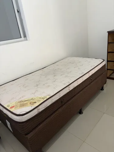 Cama Box com colchão
