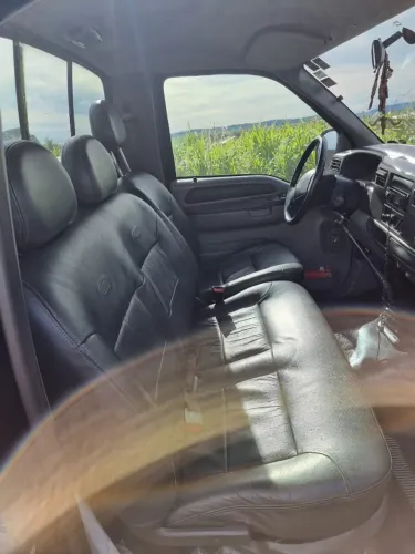 Ford F-250 XLT 4.2 TB Diesel 2004