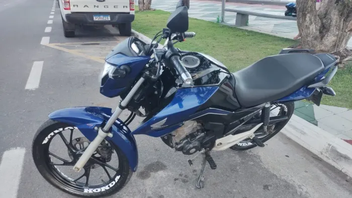 Troco em moto alta, não deve nada só pega e andar.... Moto quitada,troco ou vendo.  20.900