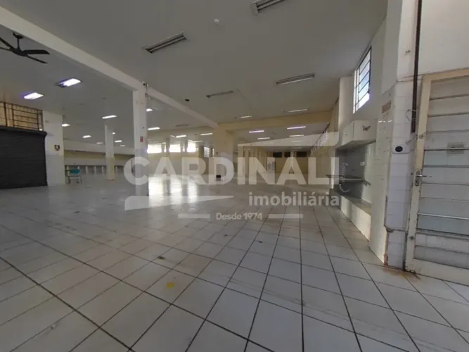 Barracão comercial com ótima localização.