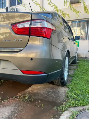 Fiat Grand Siena Essence 1.6 Flex 16V 2014