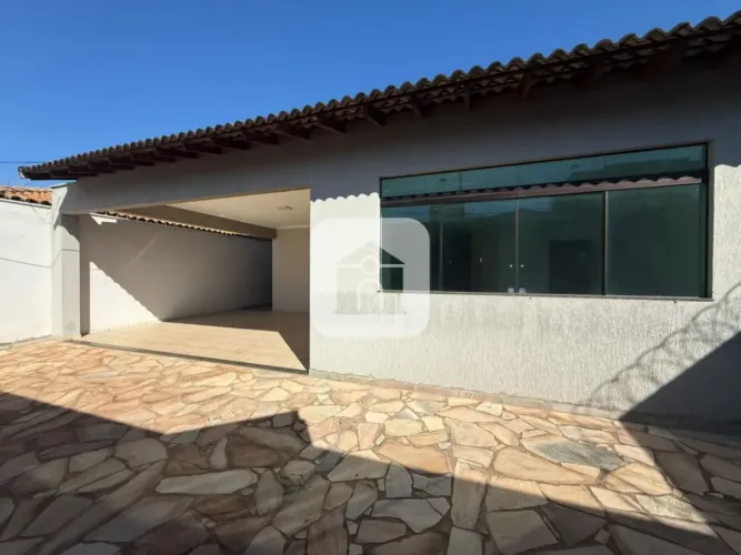 Casa para locação no bairro Morada da Colina