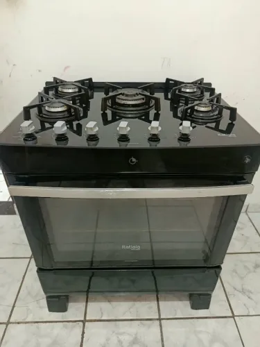 Fogão 5 bocas, mesa de vidro, funcionando perfeitamente..