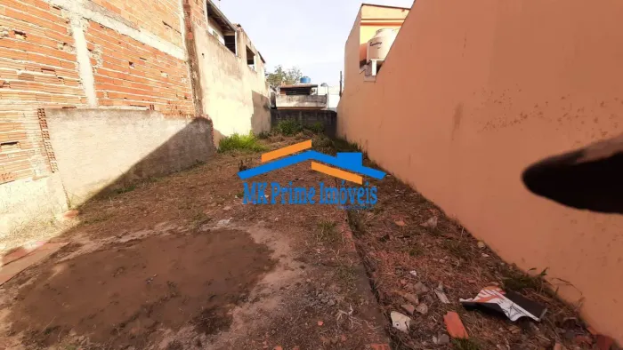 Terreno 162m² com 6 de frente x 27 de fundos.