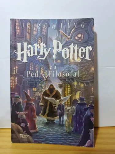 Livro Harry Potter e a Pedra Filosofal