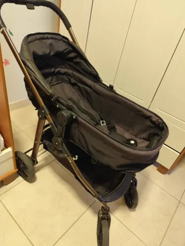 Carrinho de bebê e bebe conforto Galzerano
