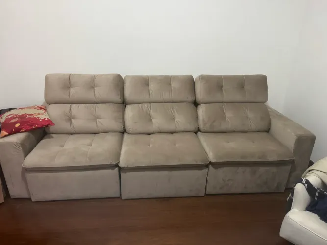 Lindo sofá Estofado Creta 3 módulos