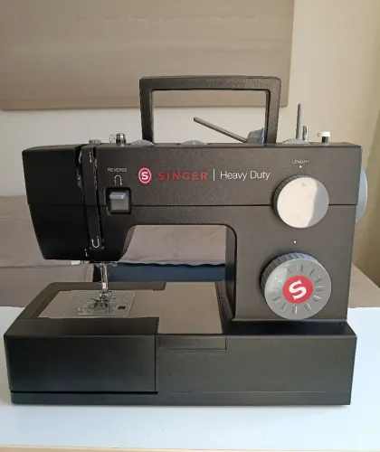 Máquina SINGER BLACK