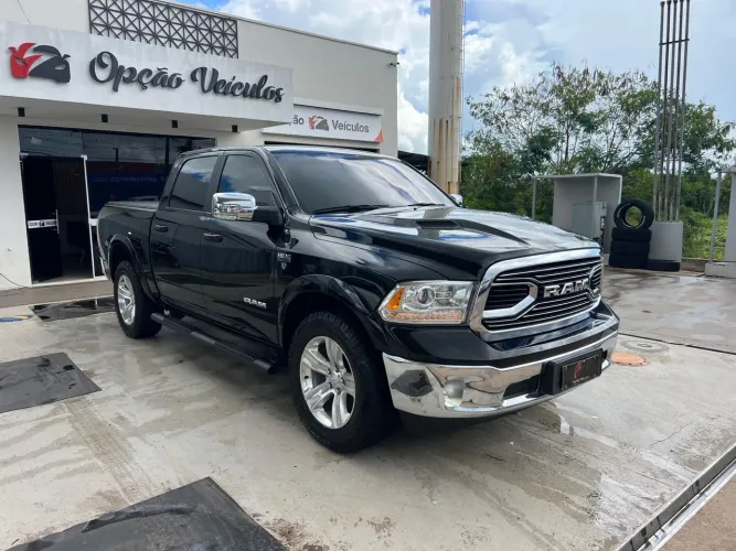 Ram Classic Laramie 5.7 V8 16V Gasolina 4X4 Aut. 2022