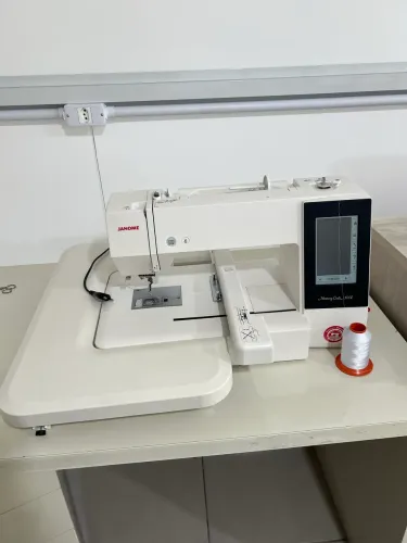 Máquina de bordar
