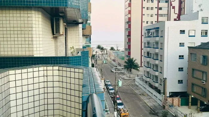Apartamento à venda na Guilhermina, Praia Grande/SP | 2 quartos (1 suíte), varanda e 1 vag