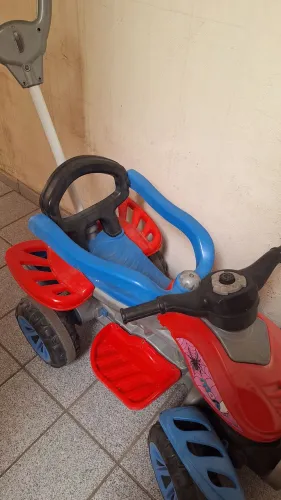 Quadriciclo para criança