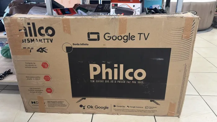 Smart tv Philco 50" na caixa