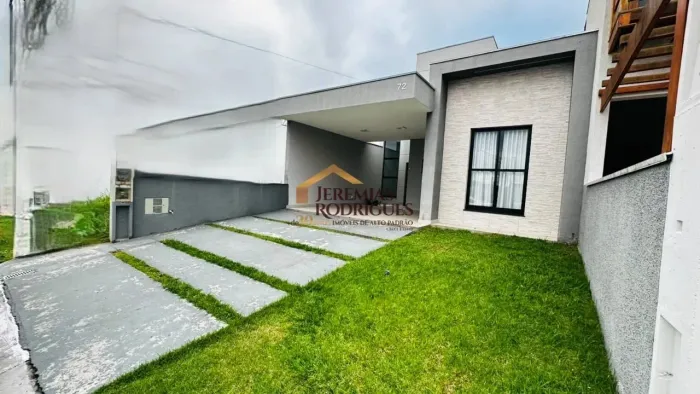 Casa à venda no Condomínio Vila Romana em Pindamonhangaba/SP.