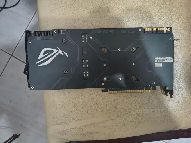 GTX 1070  8gb rog Strix com defeito.