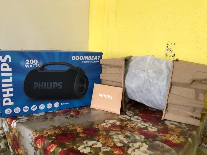 Bombox Pilhips novo completa