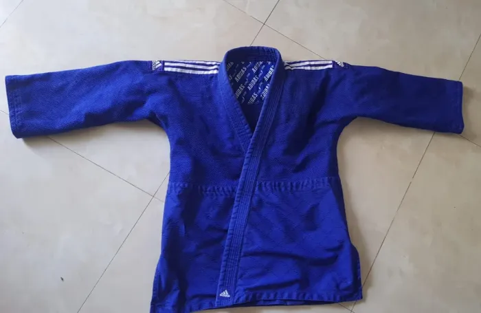 Kimono Judô Adidas J690