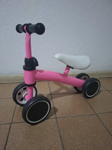 Bicicleta infantil de equilíbrio