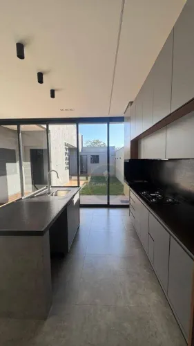 Casa com 3 dormitórios à venda, 170 m² por R$ 1.360.000 - Beija-Flor II - Uberaba/MG