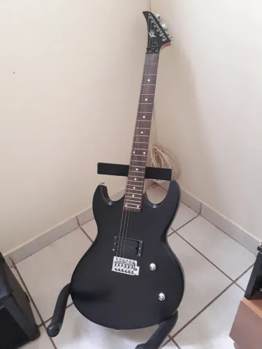 Kit Guitarra Peavey 23 + Amplificador Peabey Backstage II + Acessórios