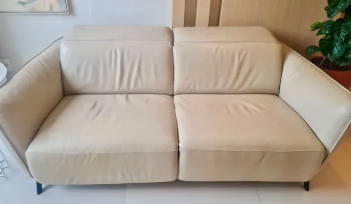 Sofá Natuzzi Editions Greg de Couro - Menos de 1 ano de uso!