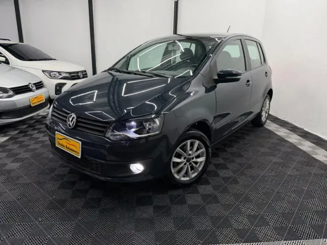 Volkswagen Fox 1.0 MI Total Flex 8V 3P 2014