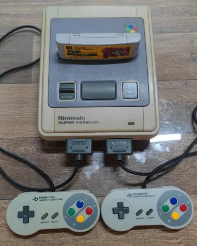 Super Famicom Original + Final Fantasy V Completo + Super Mario World + 2 Controles
