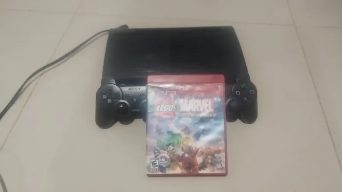 PS3 super slim usado + 1 jogo