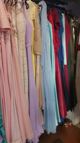 Vendo lote de roupas de aluguel