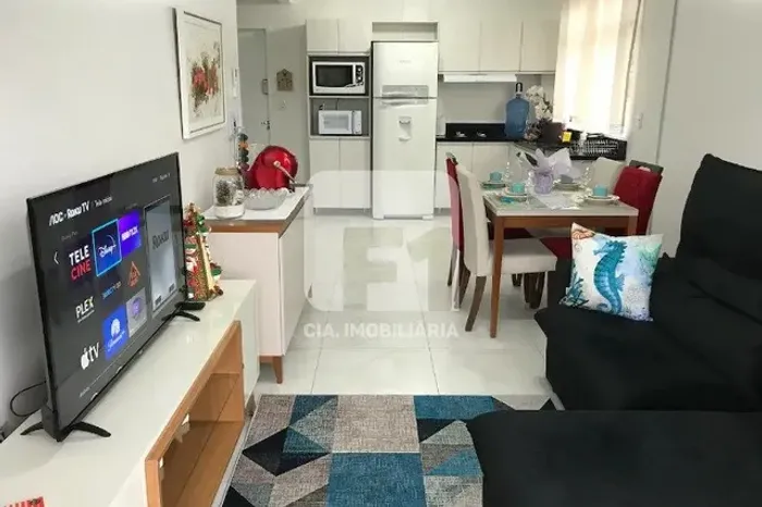 Casa completa próxima à UFSC com 1 dormitório