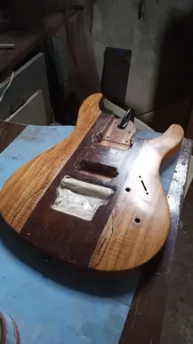 Luthieria Ricardo Rodrigues conserto de instrumentos