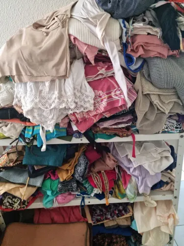 ROUPAS FEMININAS - Brechó
