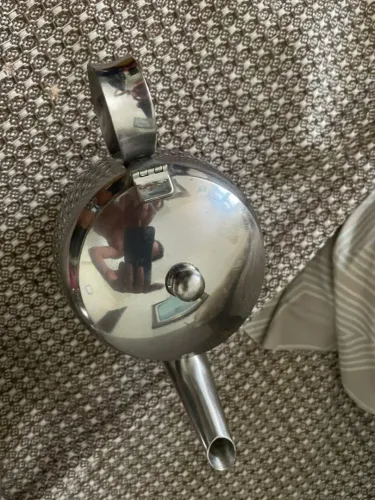 Jogo de leiteira (leite) e bule (café) de inox