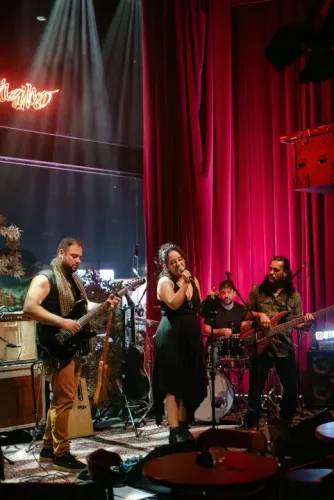 Banda (The Roof) Pop/Rock internacionais. 