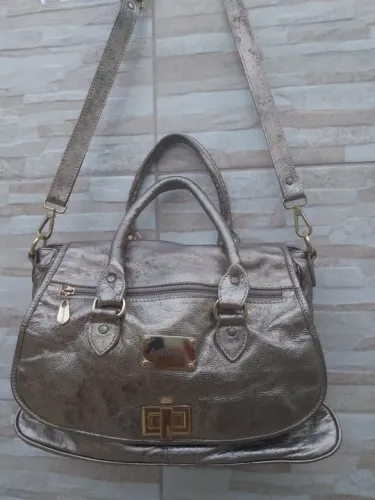 Bolsa de Couro legítimo seminova da marca Antonela