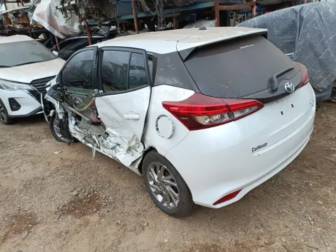 Temos peças para essa sucata! Toyota yaris 2022 1.5