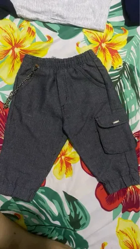 Calça Infantil com corrente na lateral - Veste até 1 ano