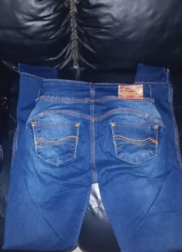 Calças jeans feminina