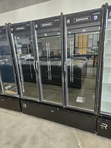 geladeira expositora 3 portas multiuso para conveniência e mercado