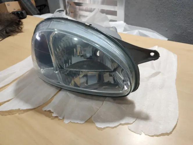 Farol direito Corsa 99 2001 original arteb novo com detalhe restaurado CD 153